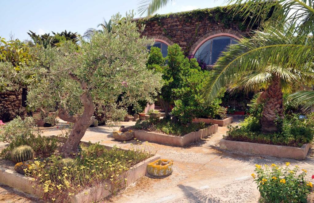 Agriturismo Zinedi Villa Pantelleria Exteriör bild